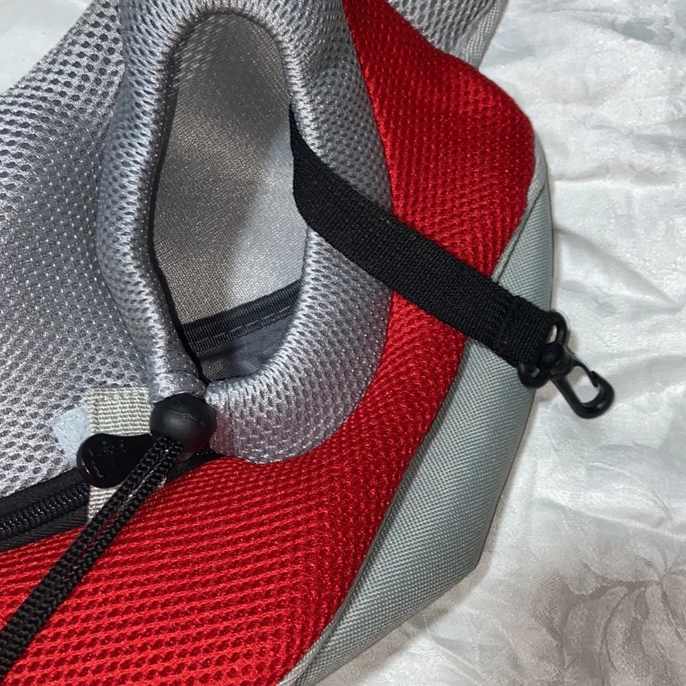 Nwot Pet Sling Carrier Small Dogs/Cats Adjustable Strap Mesh Hand Free